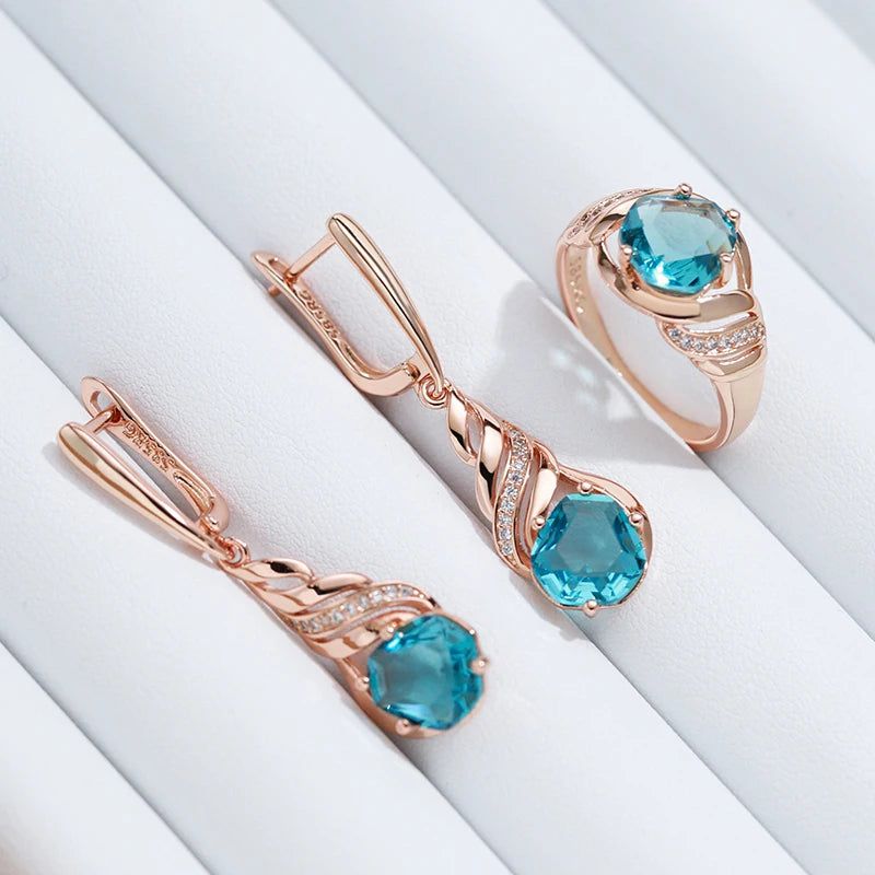 Stunning Vintage-Inspired Blue Zircon Cocktail Ring in 585 Rose Gold Finish