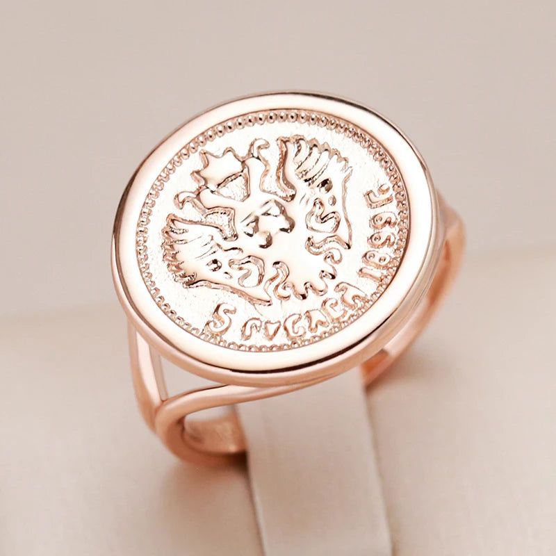 Stylish 585 Rose Gold Antique Cocktail Ring with Carved Totem Design and Natural Cubic Zirconia