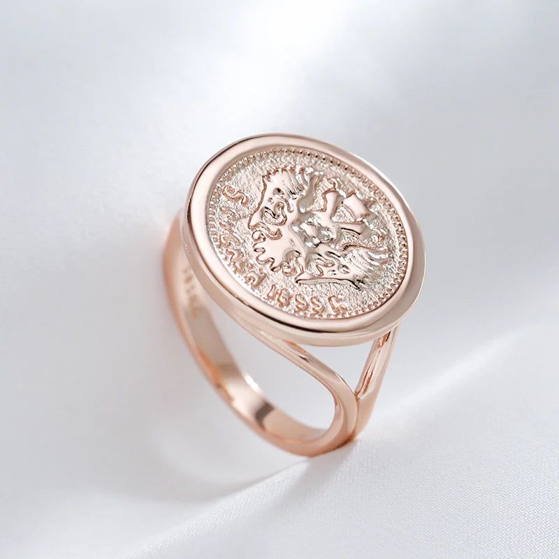 Stylish 585 Rose Gold Antique Cocktail Ring with Carved Totem Design and Natural Cubic Zirconia