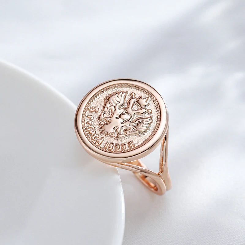 Stylish 585 Rose Gold Antique Cocktail Ring with Carved Totem Design and Natural Cubic Zirconia