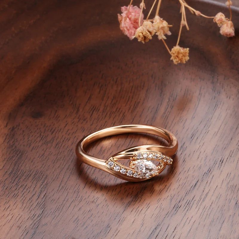 Stylish 585 Rose Gold Cocktail Ring with Natural Zircon Crystals