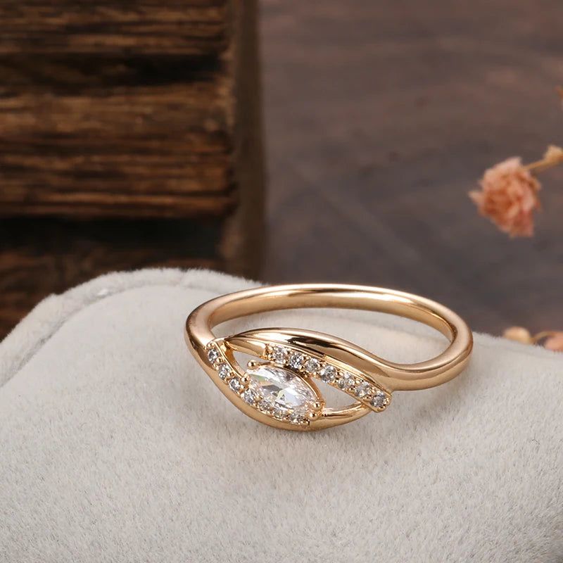 Stylish 585 Rose Gold Cocktail Ring with Natural Zircon Crystals