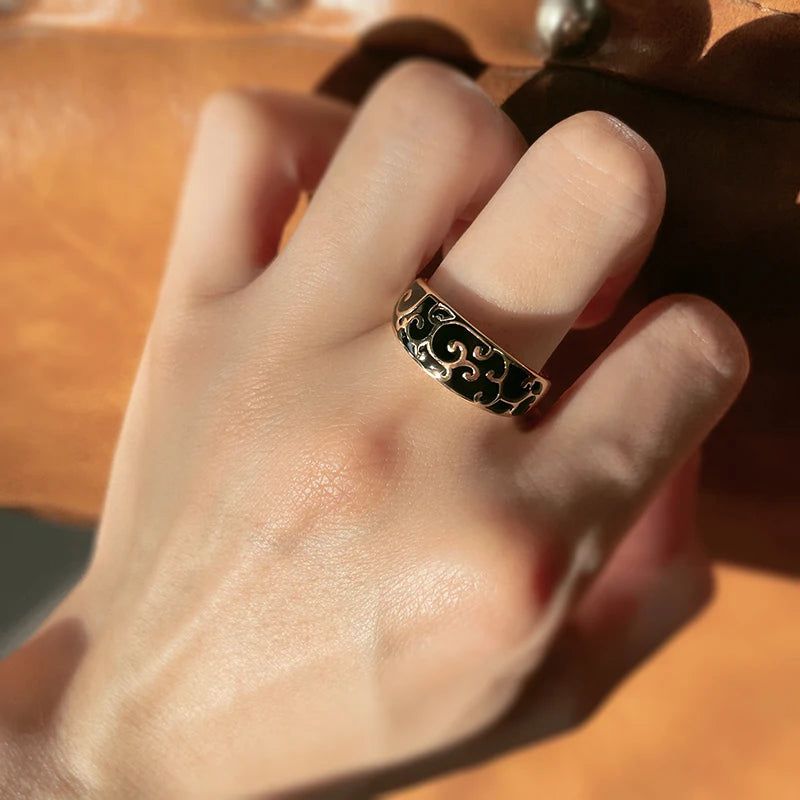 Stylish 585 Rose Gold and Black Enamel Geometric Cocktail Ring