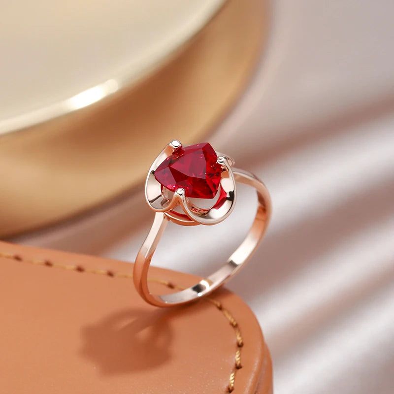 Stylish Red Natural Zircon Flower Ring in 585 Rose Gold - High-Quality Vintage Jewelry