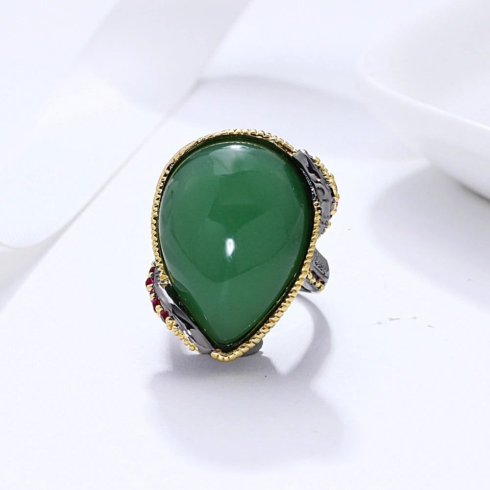 Stylish Vintage Green and Fuchsia Zircon Cocktail Ring with Golden Edges