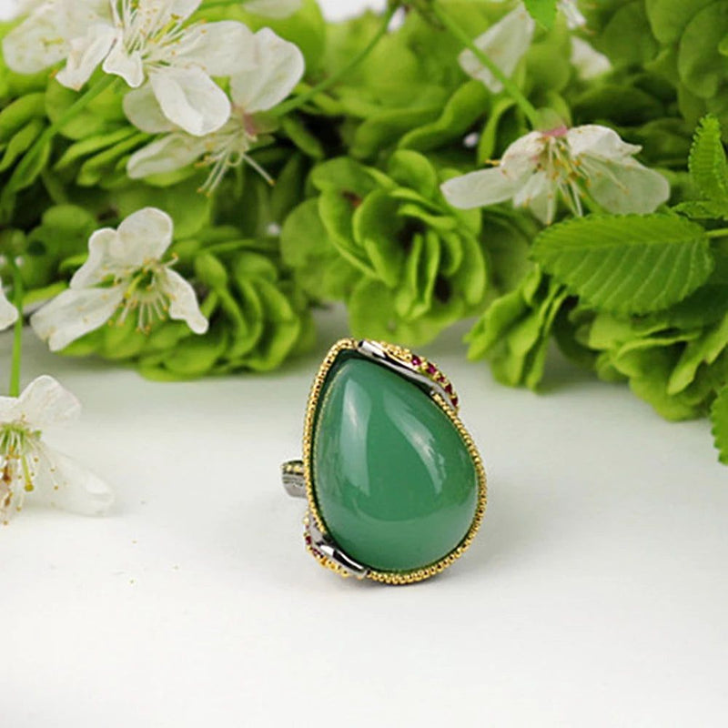 Stylish Vintage Green and Fuchsia Zircon Cocktail Ring with Golden Edges