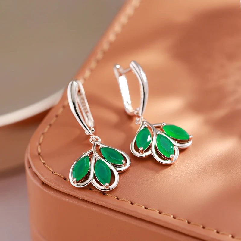 Stylish Vintage Long Drop Earrings in 585 Rose Gold with Green Natural Zircon Flower Design