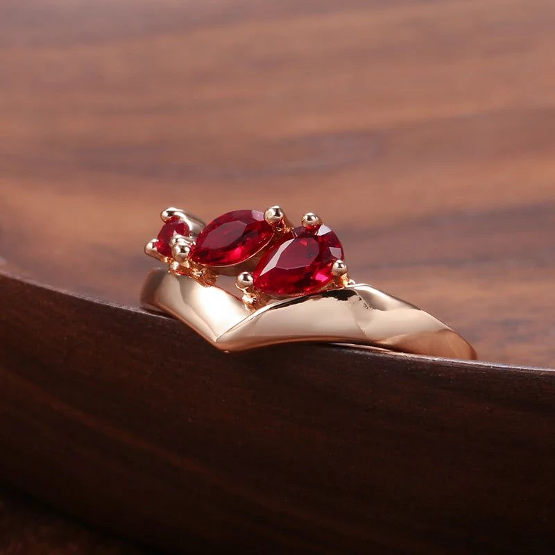 Stylish Vintage Red Zircon Cocktail Ring in 585 Rose Gold