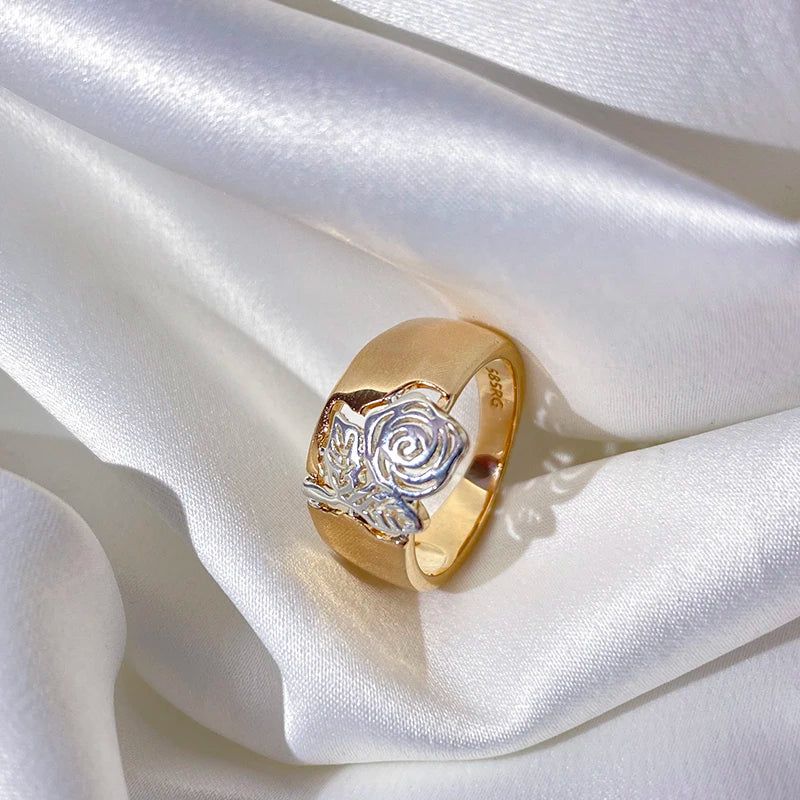 Stylish Vintage Rose Flower Cocktail Ring in 585 Rose Gold and Silver Mix