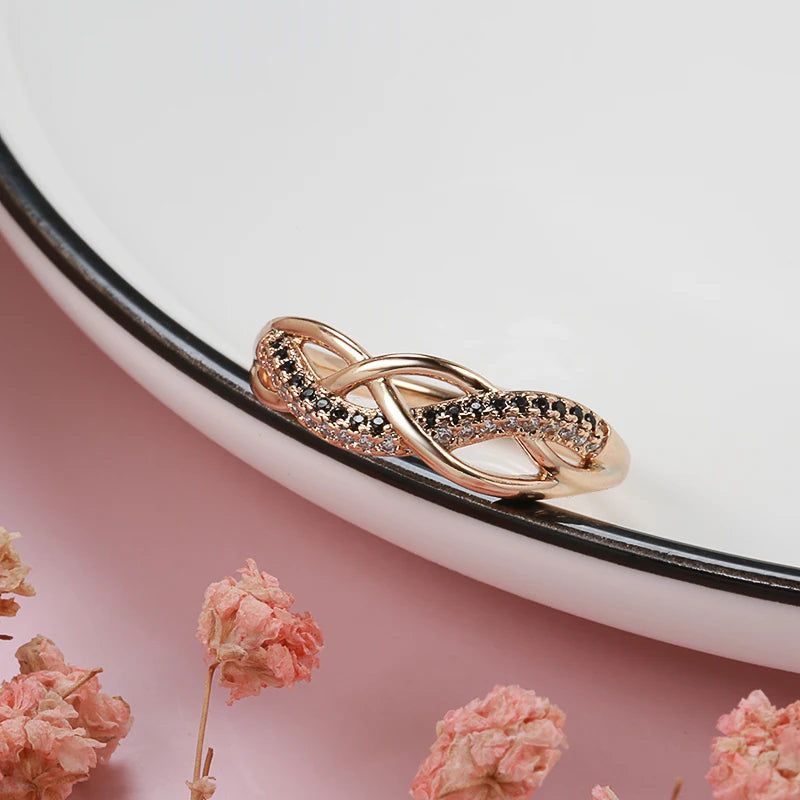 Stylish Vintage Rose Gold Boho Cocktail Ring with Black Zircon Flower Design