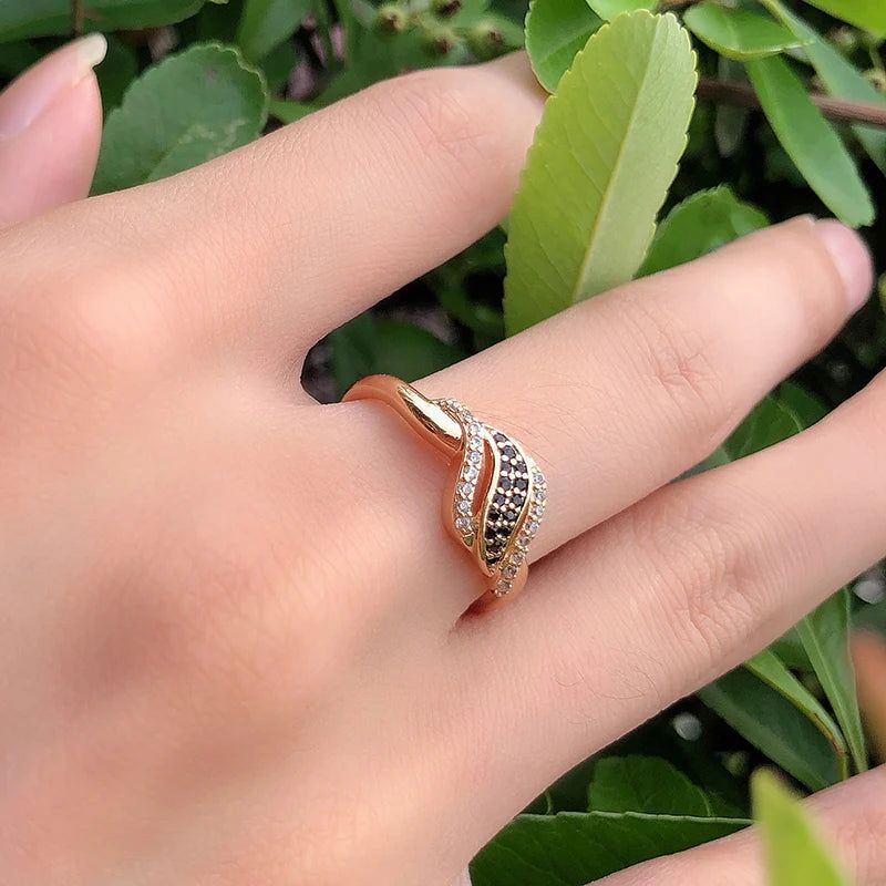 Stylish Vintage Rose Gold Cocktail Ring with Black Zircon and White Crystals