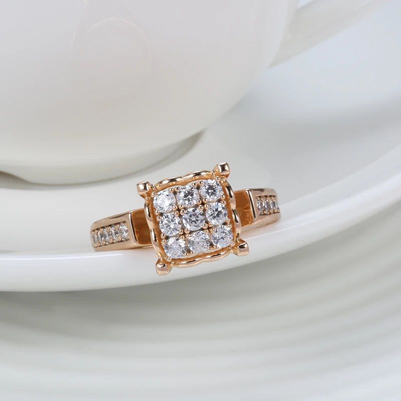 Stylish Vintage Rose Gold Crystal Flower Cocktail Ring with Natural Zircon