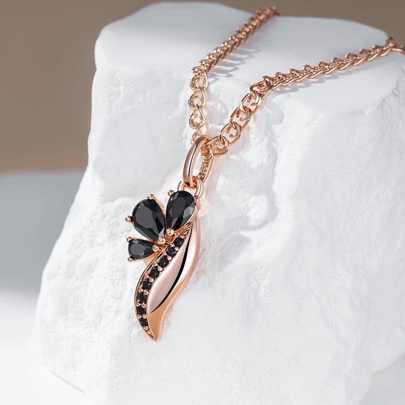 Stylish Vintage Rose Gold Crystal Flower Pendant Necklace with Black Natural Zircon