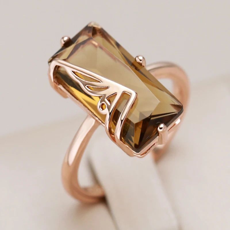 Tasteful Light Brown Natural Zircon Square Ring in 585 Rose Gold - High-Quality Fashion Jewelry