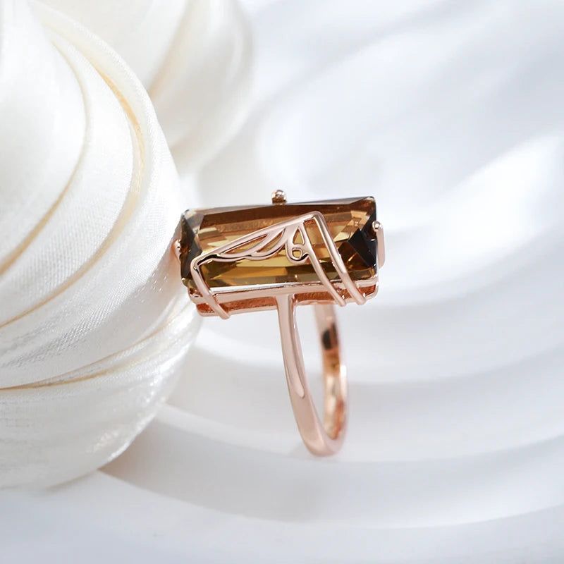 Tasteful Light Brown Natural Zircon Square Ring in 585 Rose Gold - High-Quality Fashion Jewelry