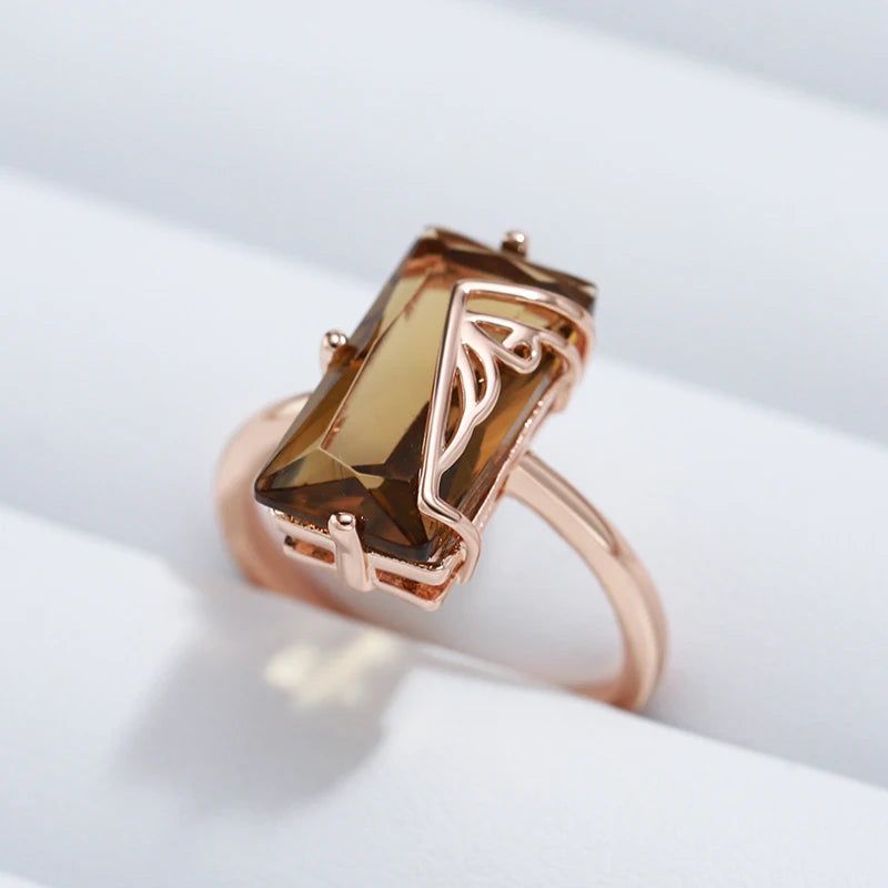 Tasteful Light Brown Natural Zircon Square Ring in 585 Rose Gold - High-Quality Fashion Jewelry