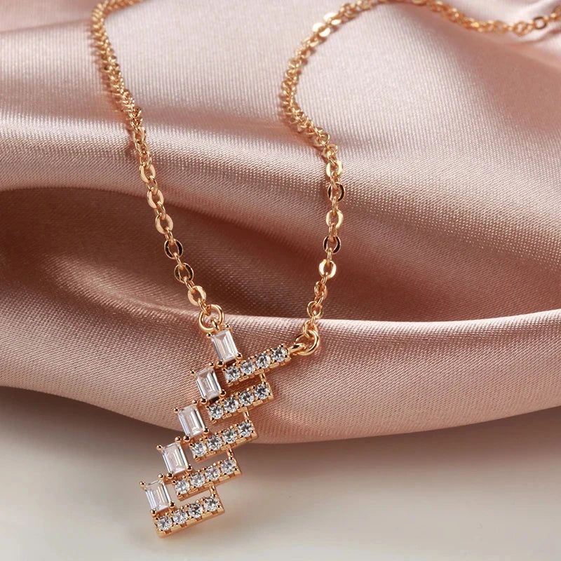 Tasteful Natural Zircon Arrow Pendant Necklace in 585 Rose Gold - High-Quality Fashion Jewelry