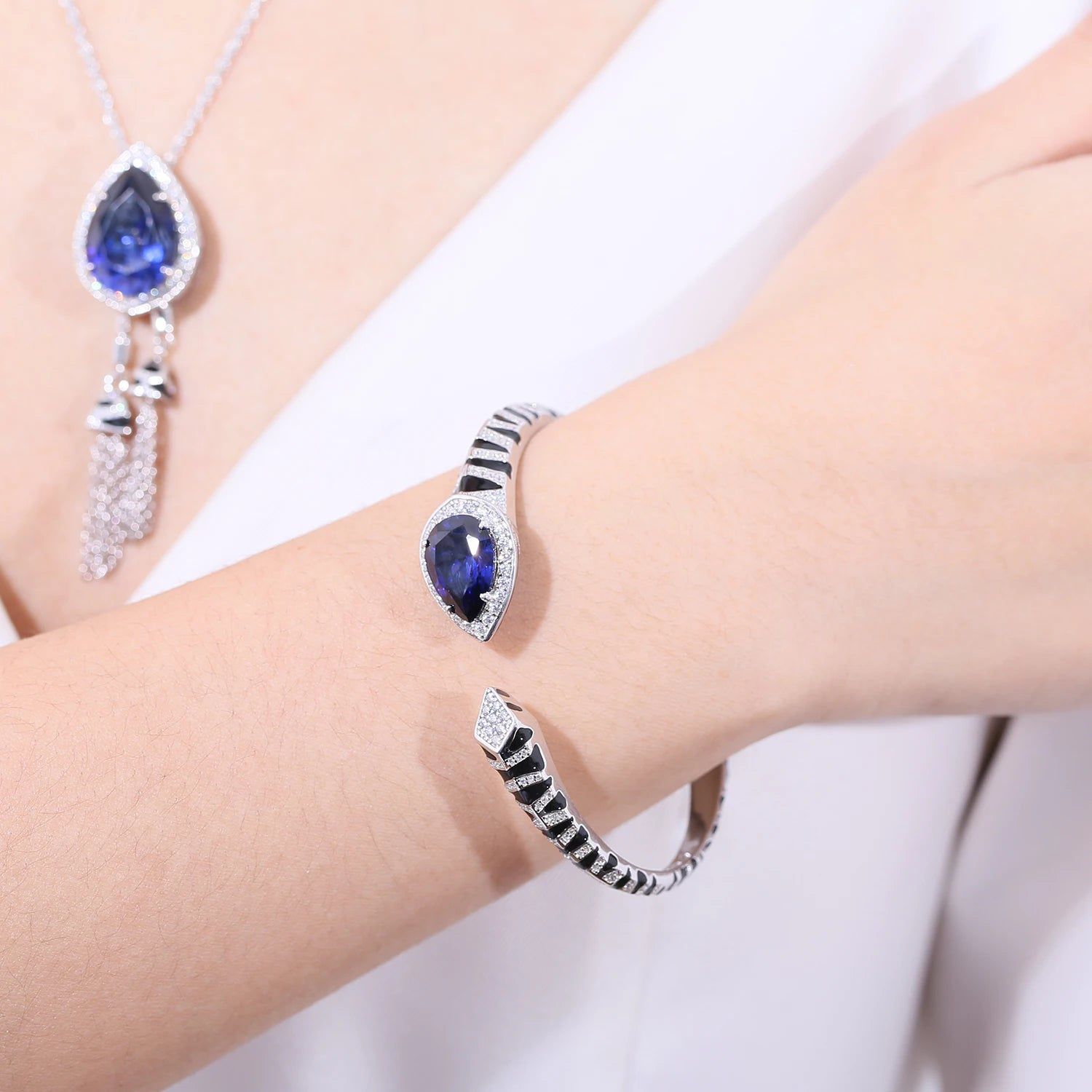 Tiger Element Bracelets Pear Shape 10x14mm Lab Blue Sapphire Cuff Bracelets in 925 Sterling Silver For Her