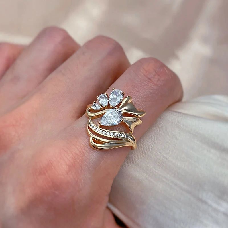 Trendy Rose Gold Crystal Flower Ring with White Natural Zircon