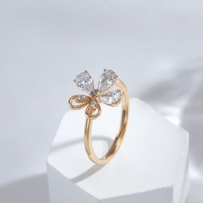 Trendy Rose Gold Floral Cocktail Ring with Natural Zircon - Retro Temperament Jewelry