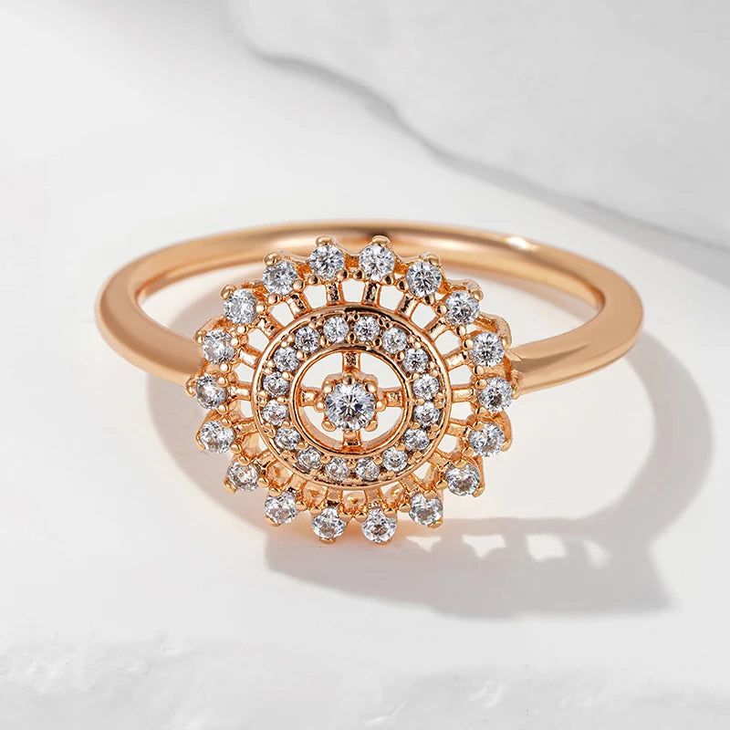 Trendy Vintage 585 Rose Gold Crystal Flower Cocktail Ring with Natural Zircon