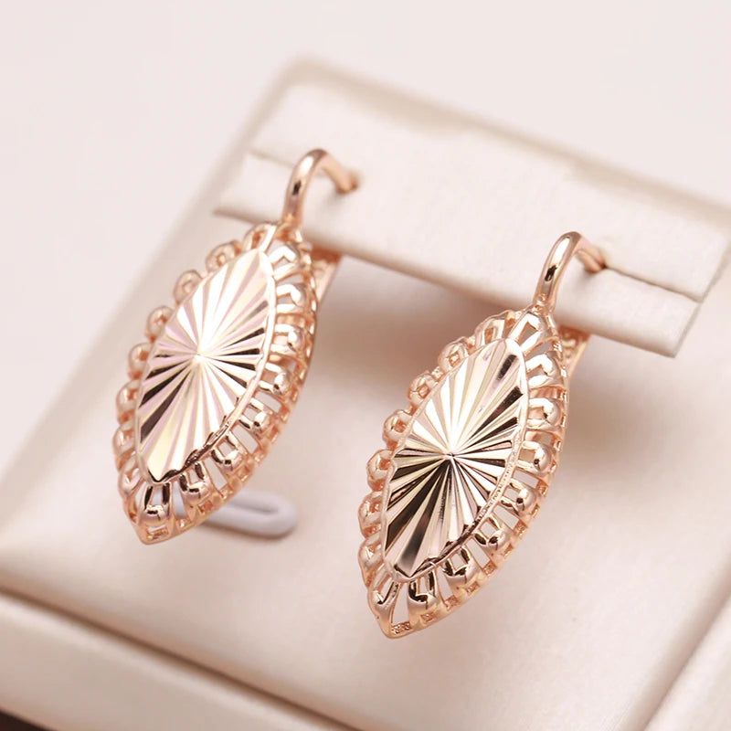 Trendy Vintage-Inspired Hollow Rhombus Stud Earrings in 585 Rose Gold