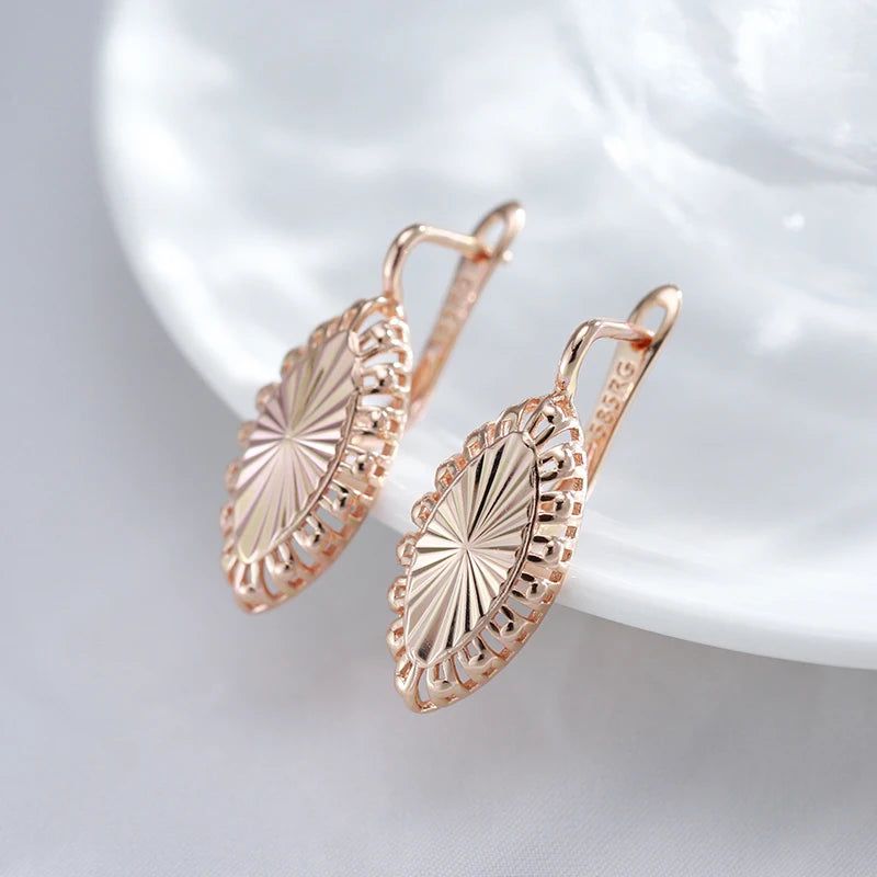 Trendy Vintage-Inspired Hollow Rhombus Stud Earrings in 585 Rose Gold