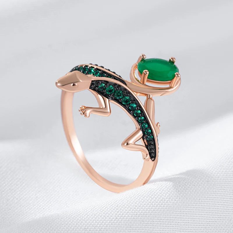 Vibrant Green Zircon Lizard Cocktail Ring in 585 Rose Gold and Black Plating - Vintage Animal Jewelry