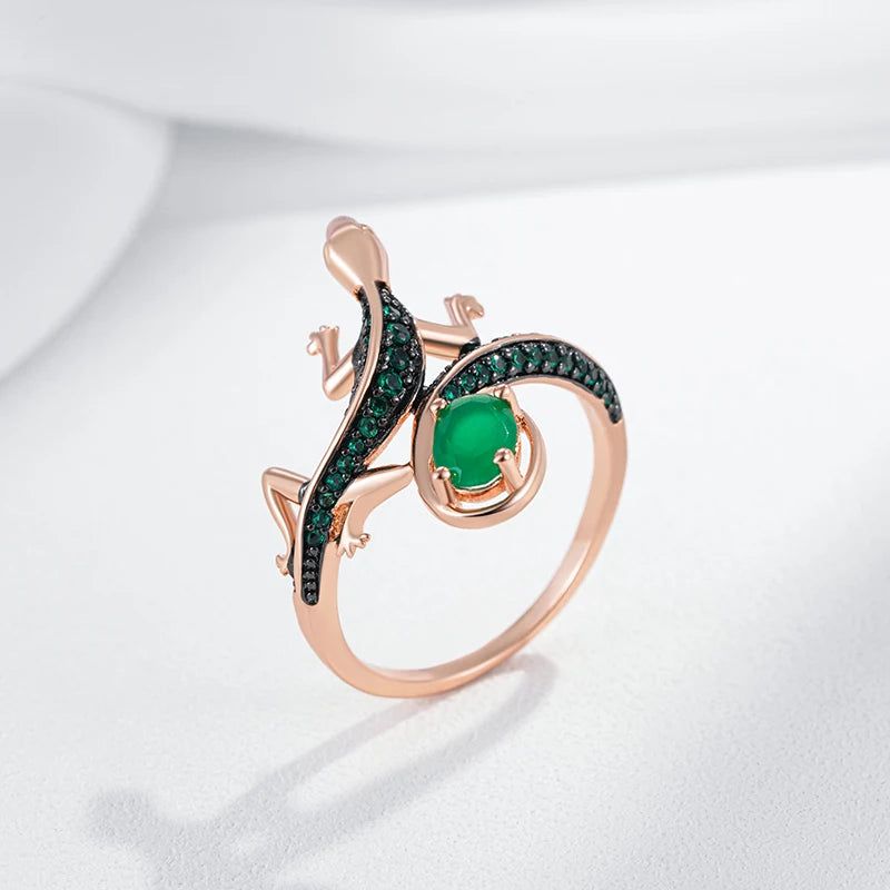 Vibrant Green Zircon Lizard Cocktail Ring in 585 Rose Gold and Black Plating - Vintage Animal Jewelry