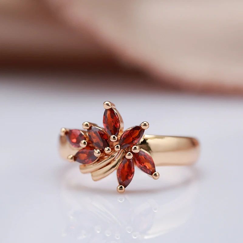 Vibrant Red Natural Zircon Bloom Ring in 585 Rose Gold – High-Quality Vintage Jewelry