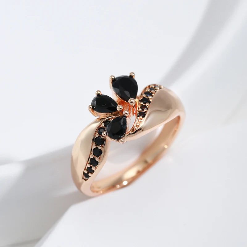 Vintage 585 Rose Gold Crystal Flower Ring with Hot Black Natural Zircon