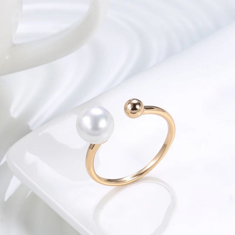 Vintage Elegance: 585 Rose Gold Hot Pearl Fashion Ring