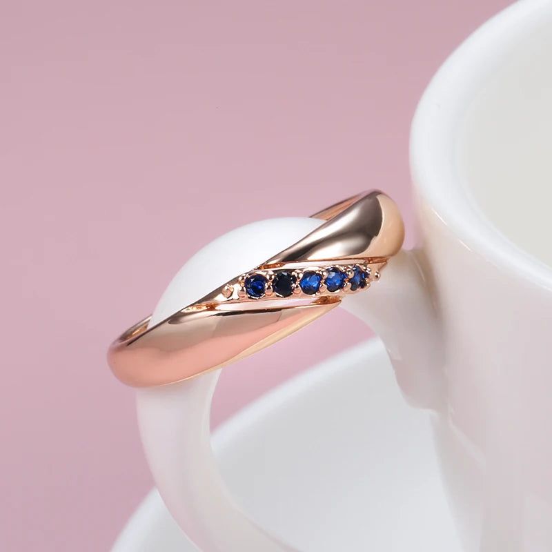 Vintage Elegance Blue Zircon Cocktail Ring in 585 Rose Gold