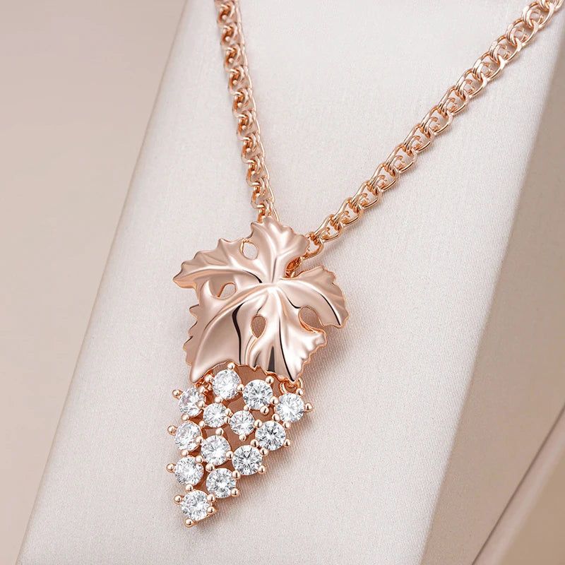 Vintage Elegance: New Rose Gold Plated Natural Zircon Grape Pendant Necklace