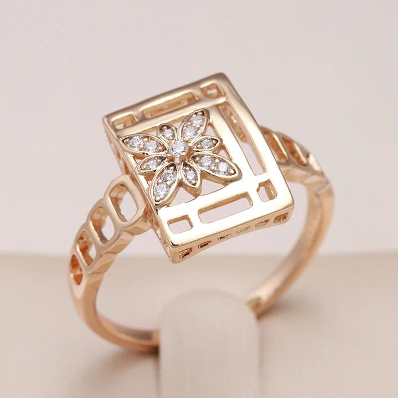 Vintage Elegance: Square Crystal Flower Ring in 585 Rose Gold with Natural Zircon