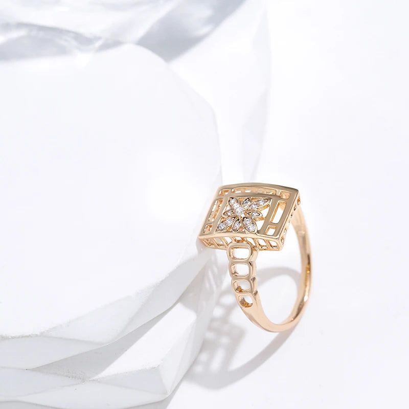 Vintage Elegance: Square Crystal Flower Ring in 585 Rose Gold with Natural Zircon