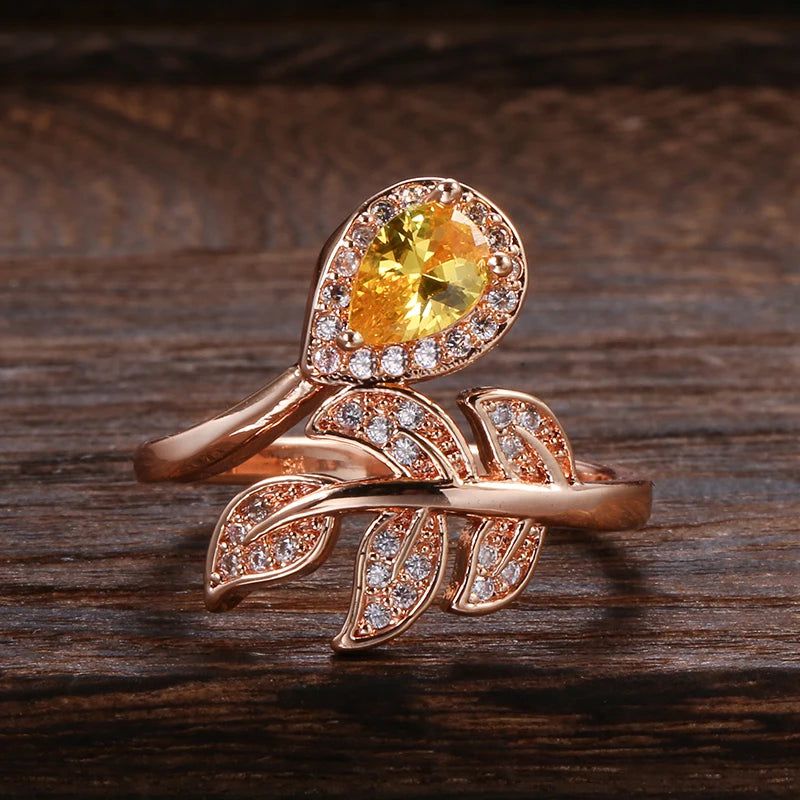 Vintage Hollow Crystal Flower Ring in 585 Rose Gold with Yellow Natural Zircon