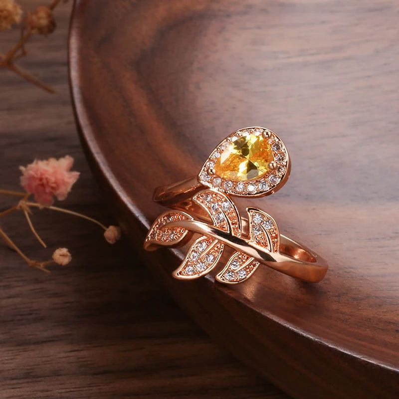 Vintage Hollow Crystal Flower Ring in 585 Rose Gold with Yellow Natural Zircon