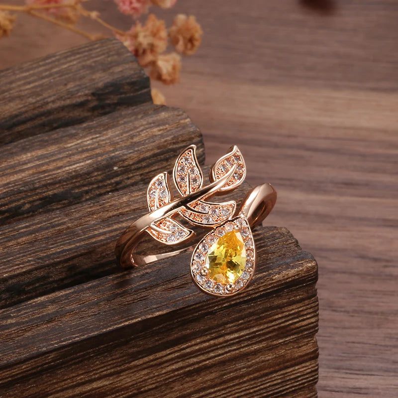 Vintage Hollow Crystal Flower Ring in 585 Rose Gold with Yellow Natural Zircon