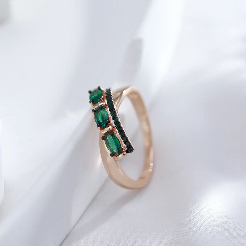 Vintage Hot Green Natural Zircon Ring in 585 Rose Gold and Black Plating