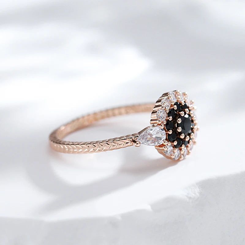 Vintage-Inspired 585 Rose Gold Cocktail Ring with Natural Zircon and Geometric Design