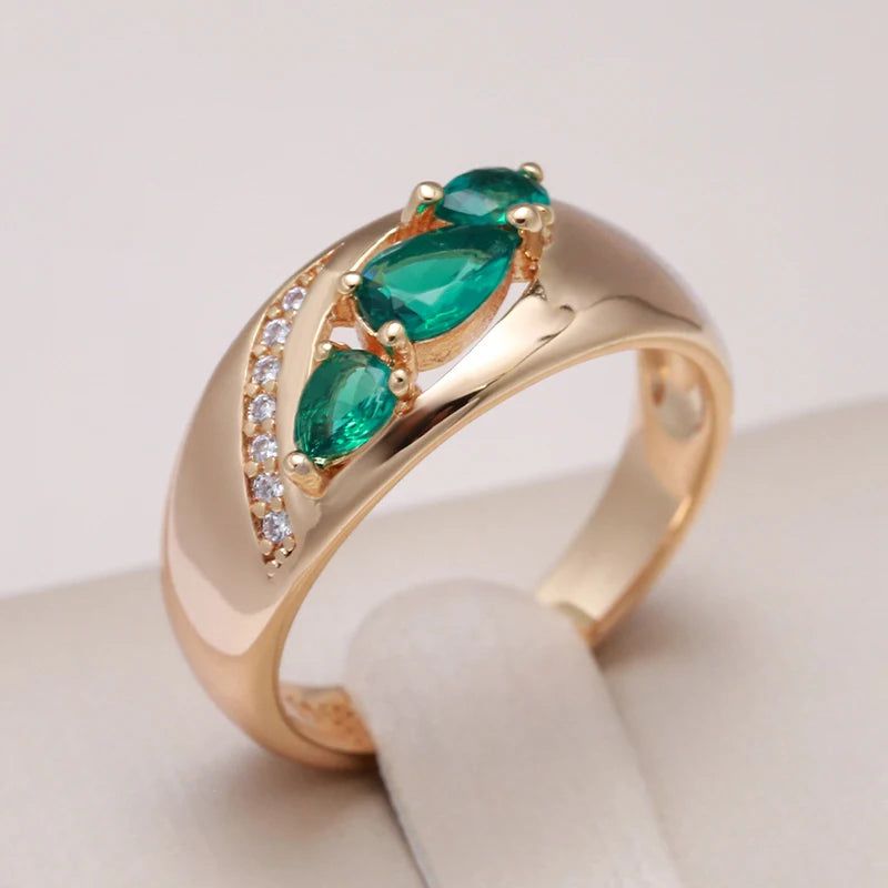 Vintage-Inspired 585 Rose Gold Cocktail Ring with Unique Green Natural Zircon