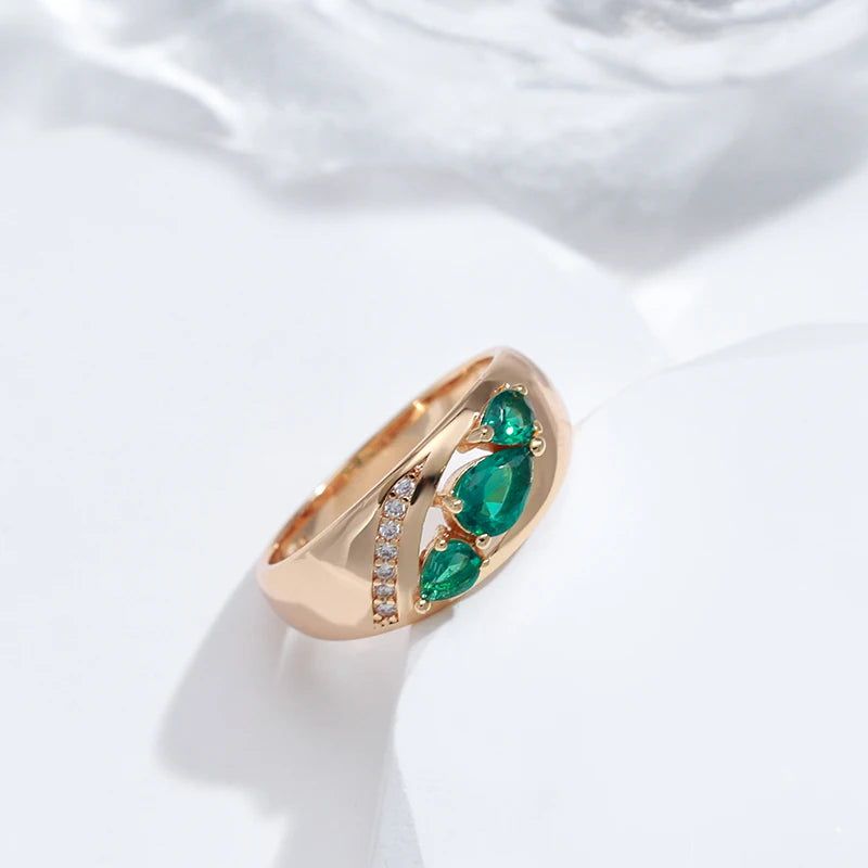 Vintage-Inspired 585 Rose Gold Cocktail Ring with Unique Green Natural Zircon