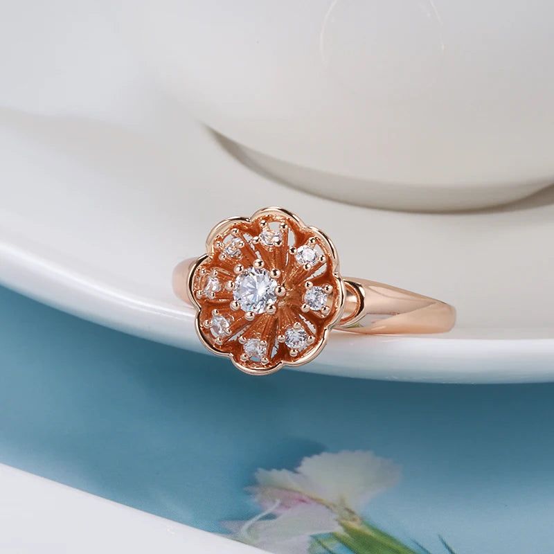 Vintage-Inspired 585 Rose Gold Crystal Flower Cocktail Ring with Natural Zircon