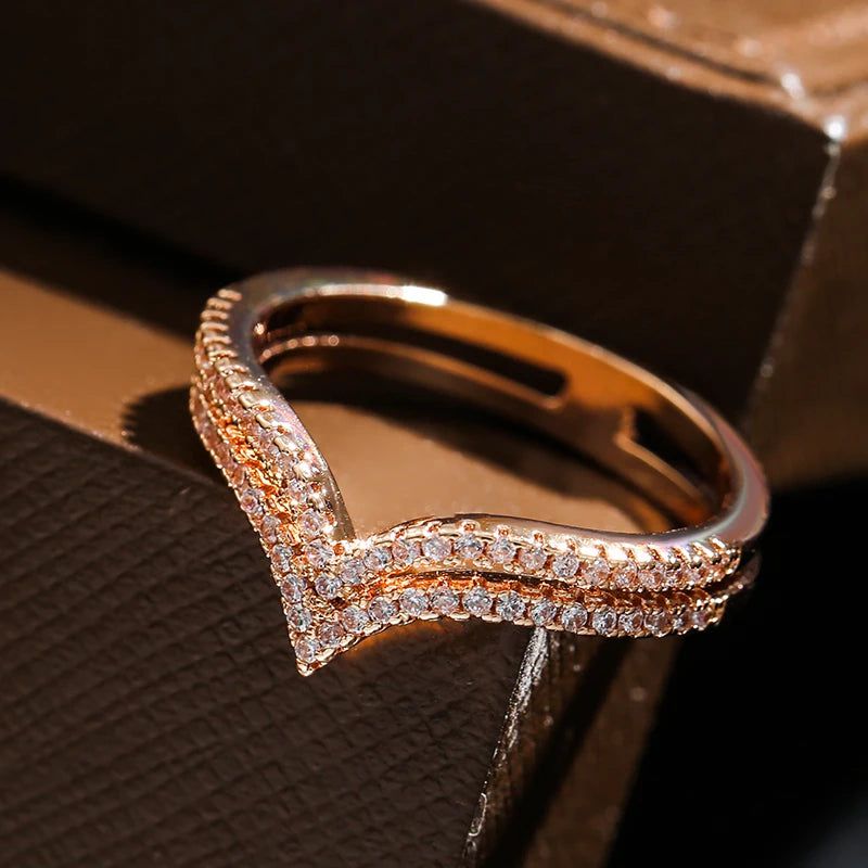 Vintage-Inspired 585 Rose Gold Double Row Micro-Wax Inlay Ring with Natural Zircon