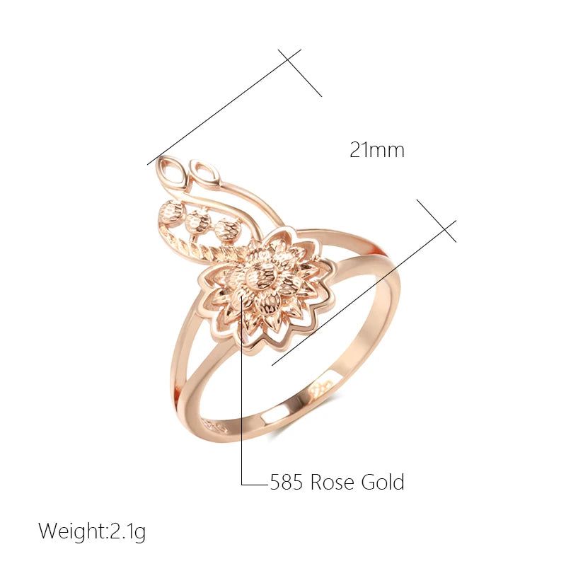 Vintage-Inspired 585 Rose Gold Flower Cocktail Ring with Unique Metal Sculpture Design