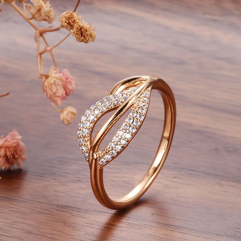 Vintage-Inspired 585 Rose Gold Leaf Cocktail Ring with Natural Zircon Accents