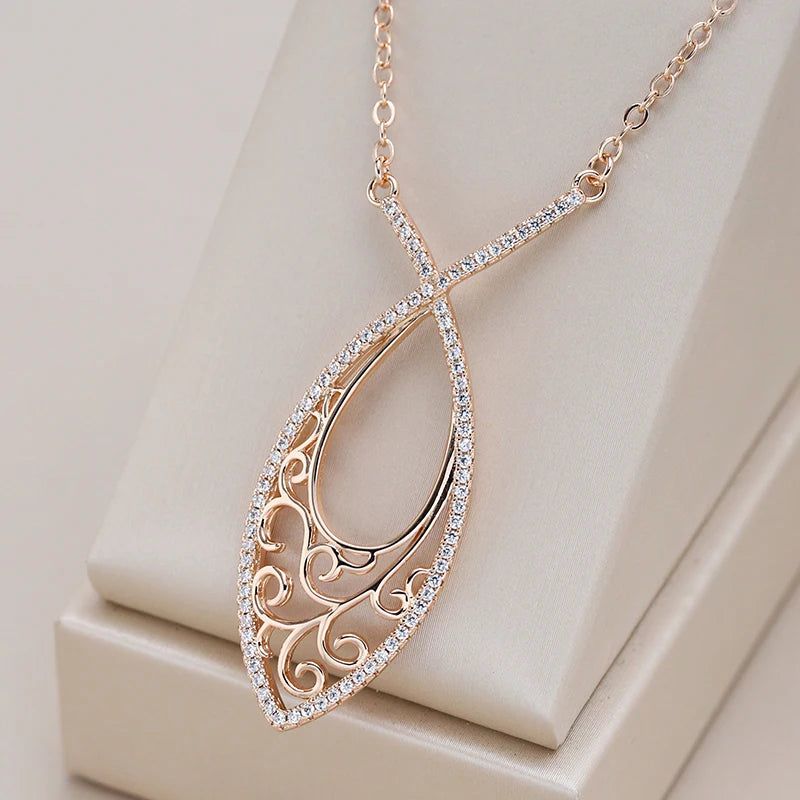 Vintage-Inspired 585 Rose Gold Pendant Necklace with Natural Zircon Hollow Flower Design