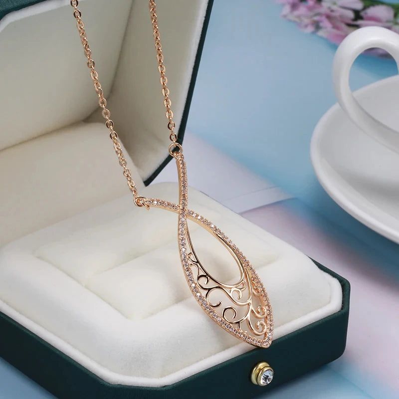 Vintage-Inspired 585 Rose Gold Pendant Necklace with Natural Zircon Hollow Flower Design