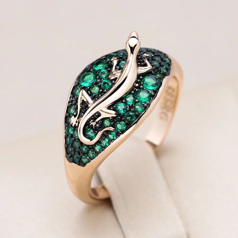 Vintage-Inspired Green Zircon Lizard Ring in 585 Rose Gold and Black Plating - Unique Animal Punk Jewelry